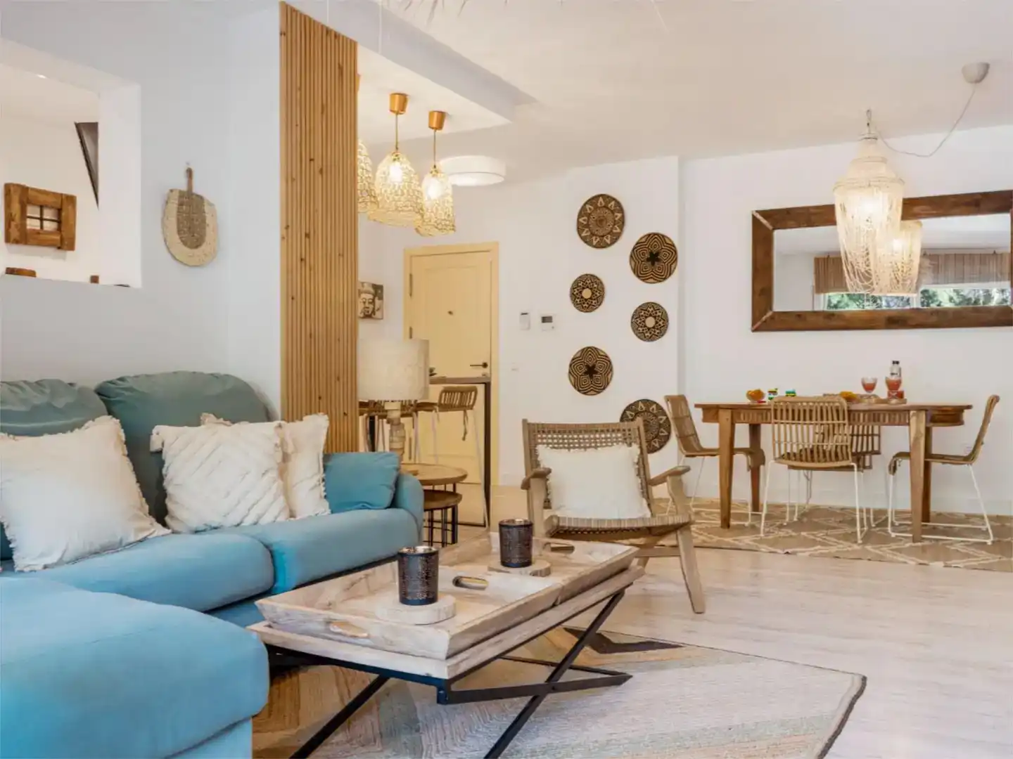 Sala d'estar de Pis de lloguer en Marbella amb Aire condicionat i Piscina