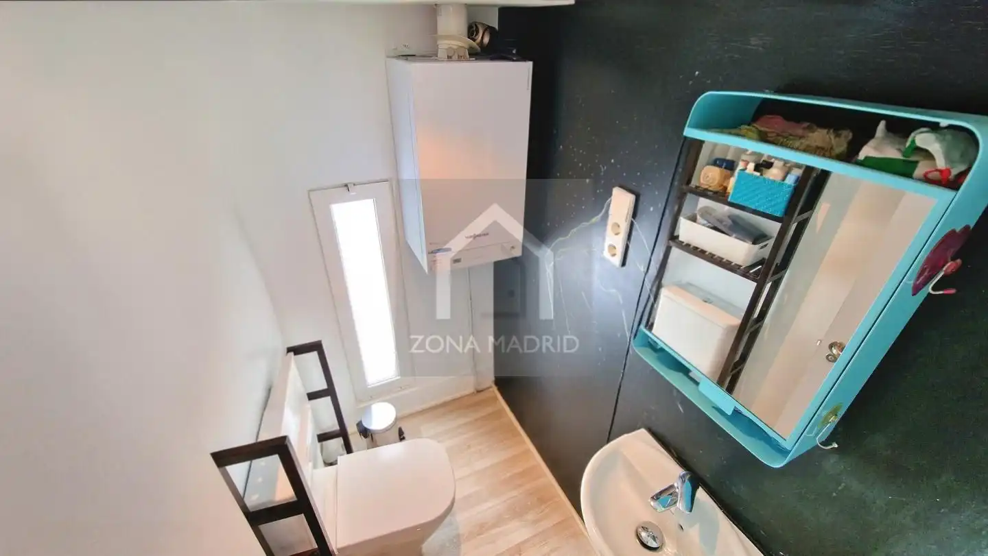 Baño de Piso en venta en Madrid con Aire acondicionado, Terraza y Amueblado