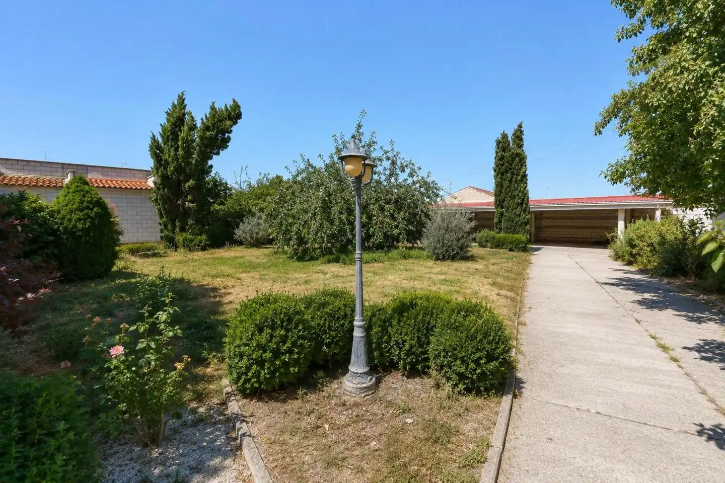 Casa o chalet en venta en Alcazarén con Calefacción, Jardín privado y Trastero