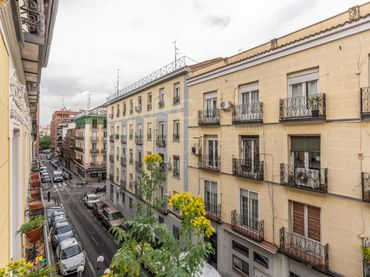 Piso con balcón en venta en Calle de Manzanares
