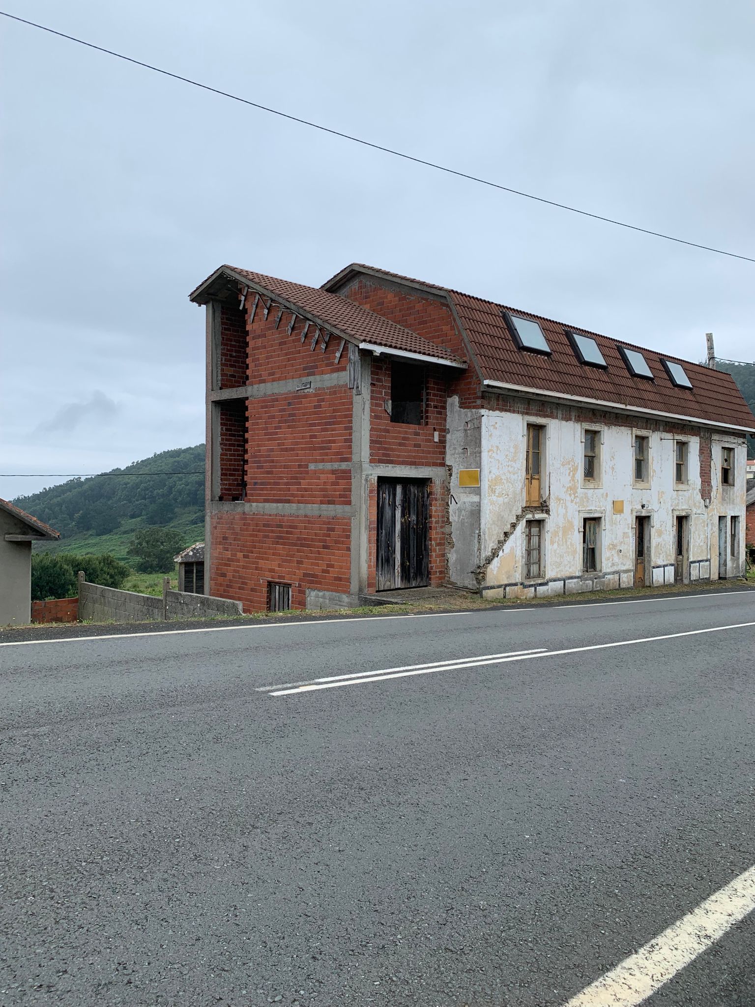 Vista exterior de Casa o xalet en venda en Valdoviño amb Jardí privat i Terrassa