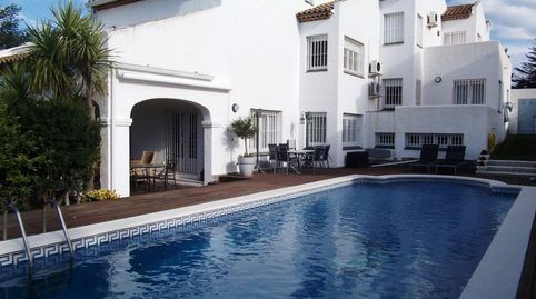 PRECIOSA CASA INDIVIDUAL CON PISCINA