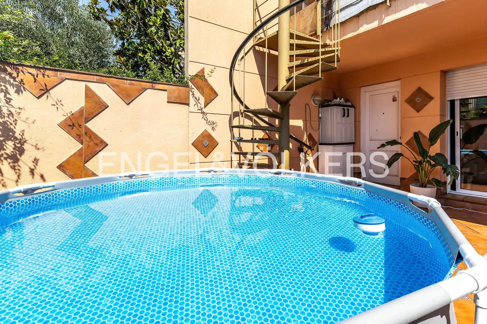 Piscina de Casa adosada en venta en Castellar del Vallès con Aire acondicionado, Calefacción y Terraza