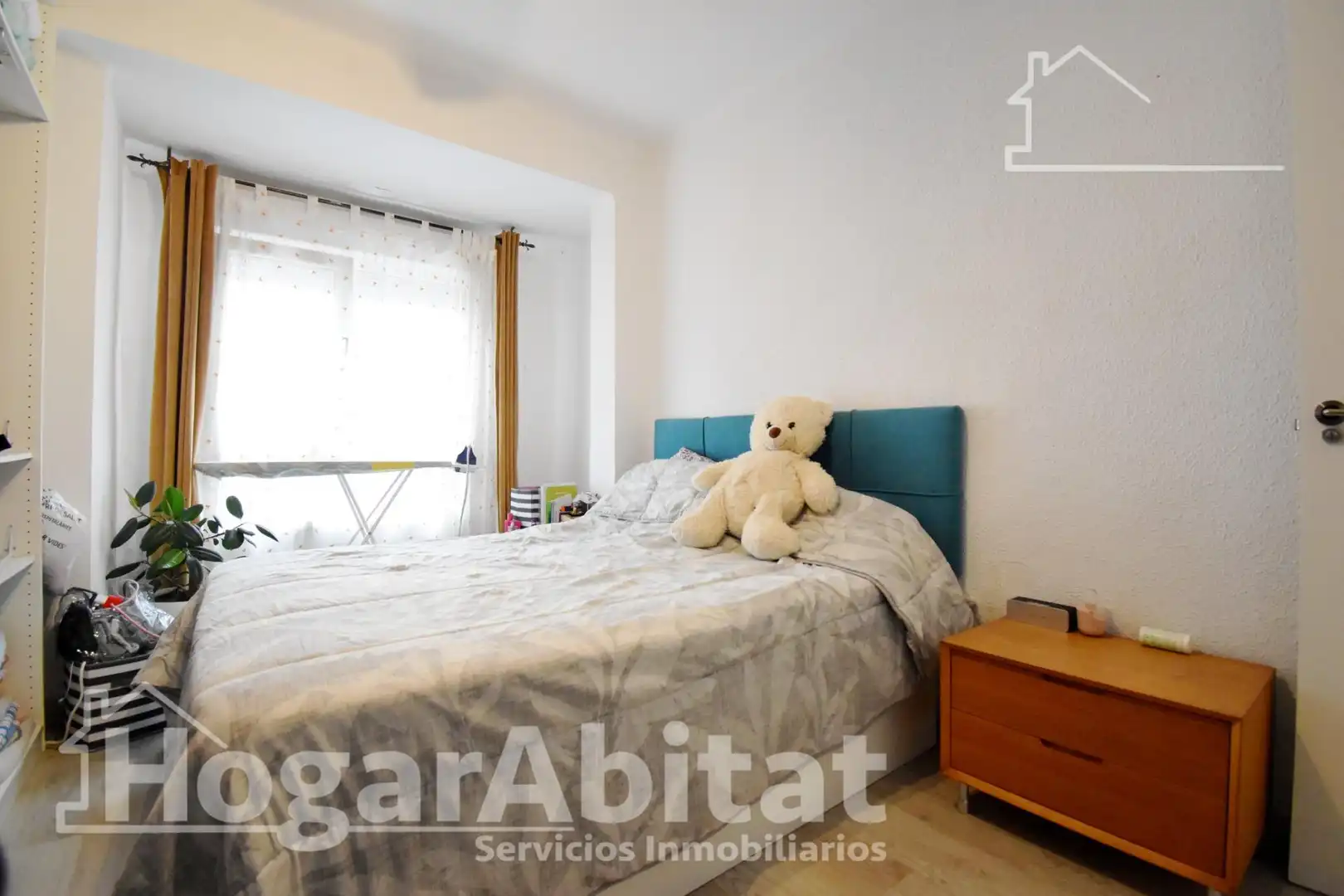 Bedroom of Flat for sale in Oliva  with Parquet flooring, Furnished and Balcony