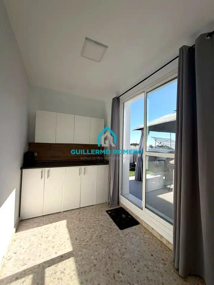 Vista exterior de Dúplex en venta en Coria del Río