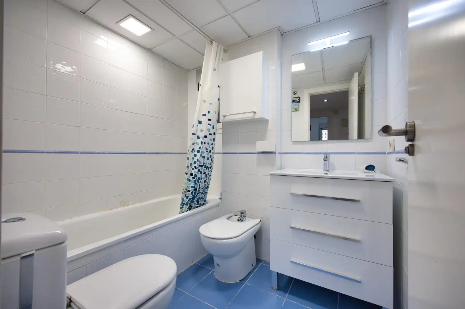 Baño de Piso en venta en Alicante / Alacant con Aire acondicionado