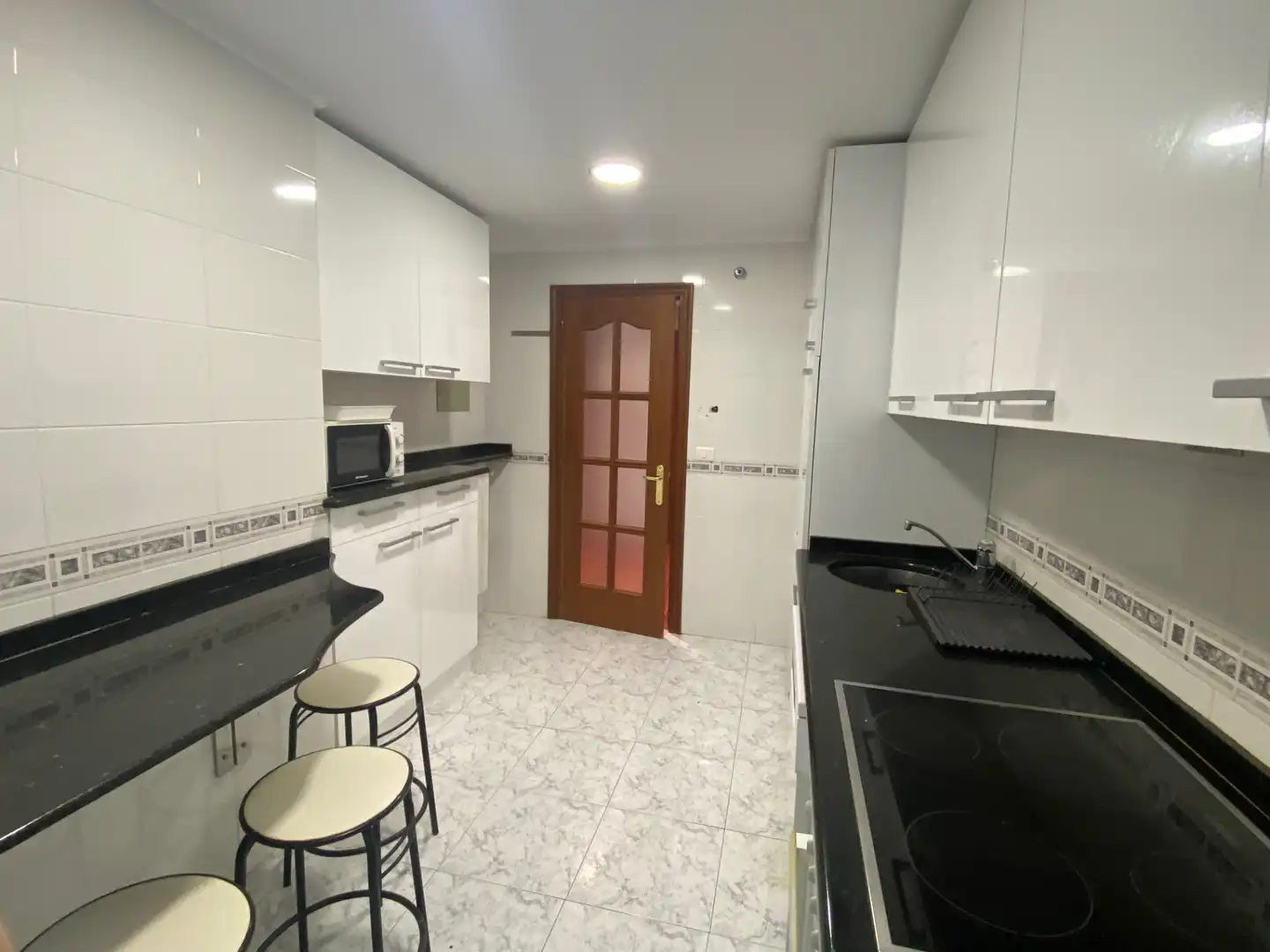 Cocina de Piso en venta en Castro-Urdiales con Calefacción, Trastero y Piscina
