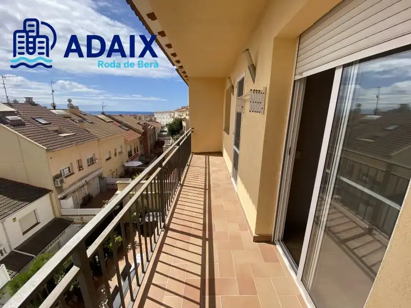Vista exterior de Piso en venta en Roda de Berà con Calefacción, Terraza y Trastero