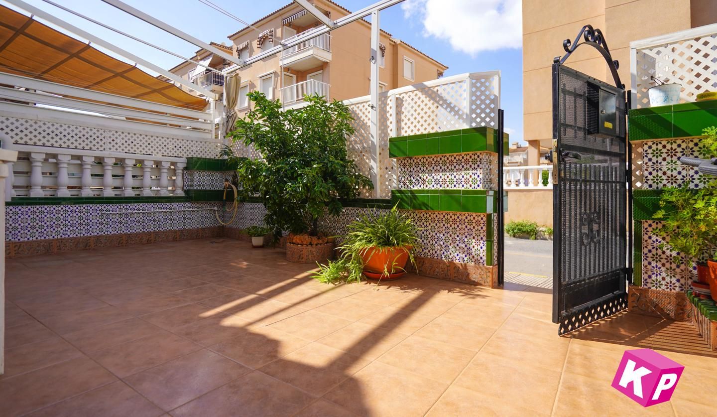 Jardí de Planta baixa en venda en Santa Pola amb Aire condicionat, Terrassa i Piscina