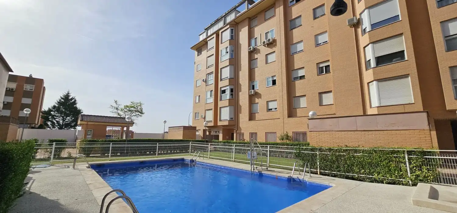 Piscina de Pis en venda en Valdemoro amb Aire condicionat, Terrassa i Traster