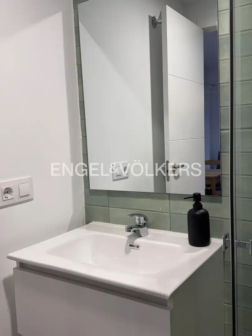 Flat for rent in Carrer de Victòria Kent, Zona Concordia