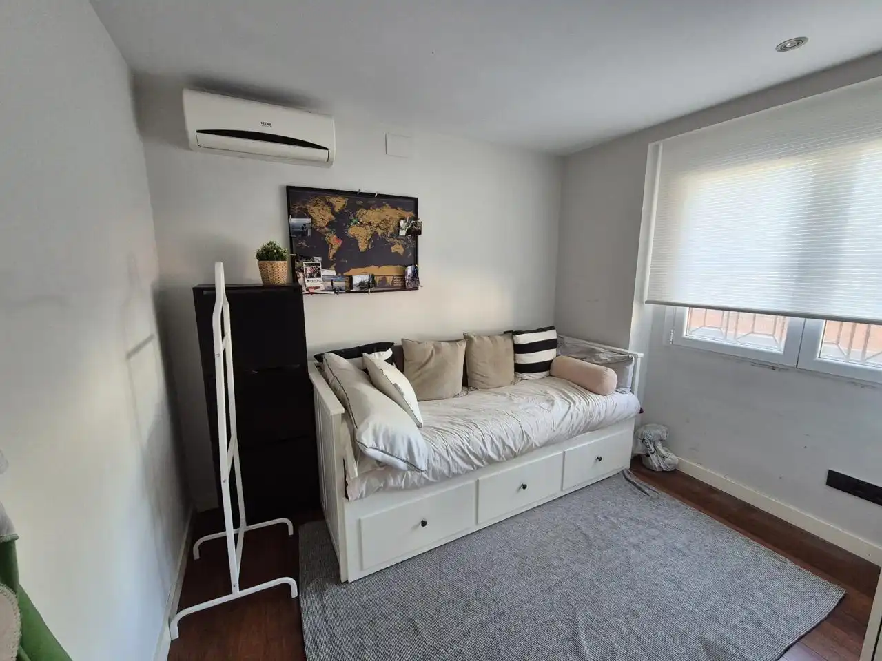 Bedroom of Flat for sale in Majadahonda  with Air Conditioner