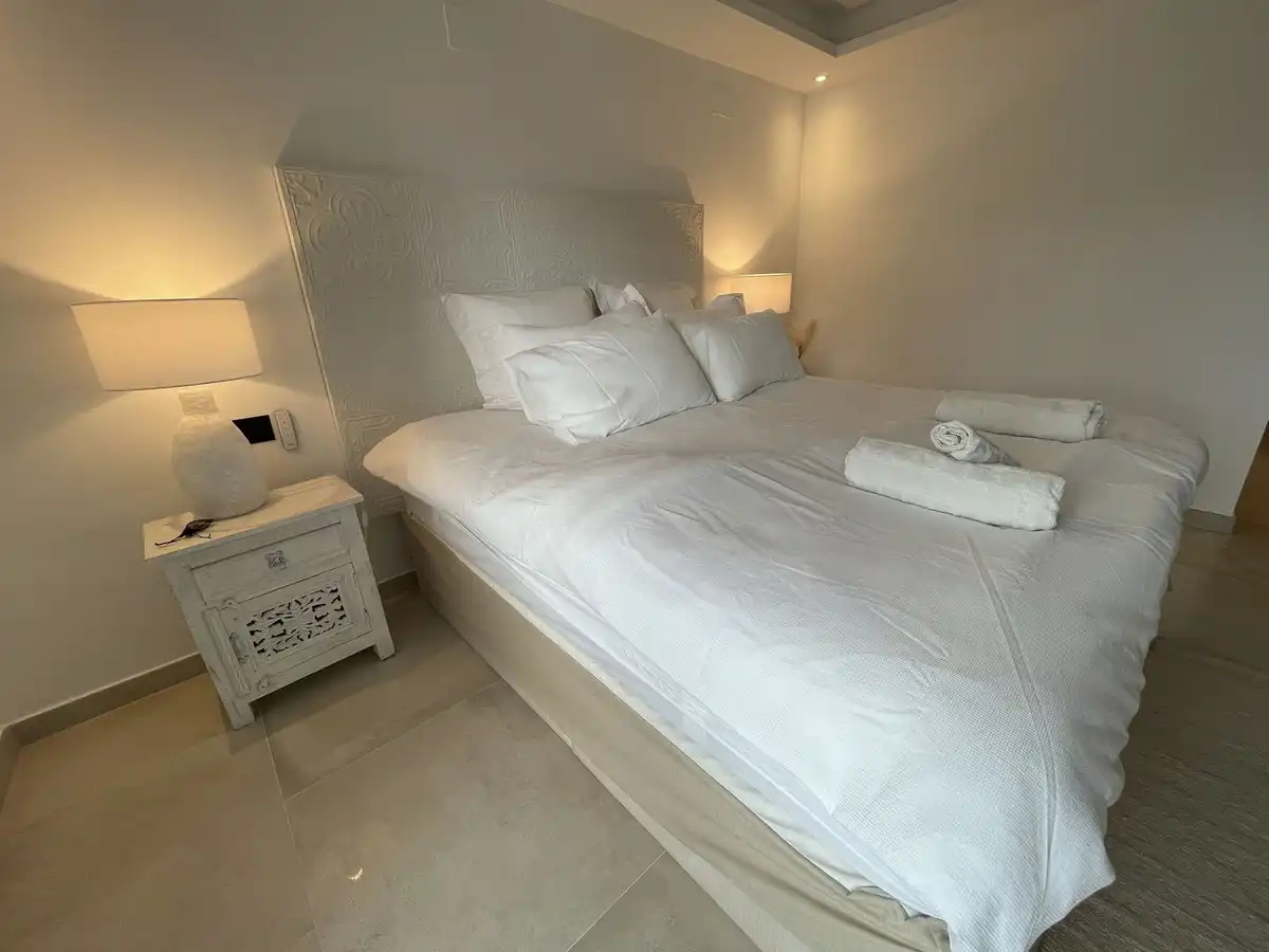 Habitación de Casa o chalet de alquiler en Marbella con Aire acondicionado, Jardín privado y Piscina
