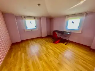 Casa o xalet en venda en Onzonilla amb Calefacció, Parquet i Terrassa