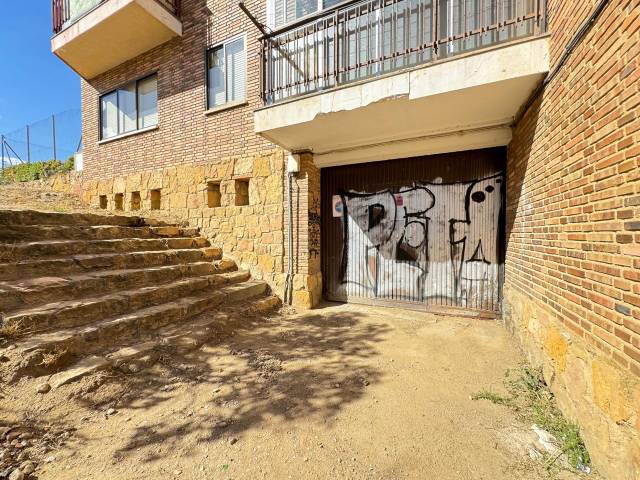 Garaje en Venta en Clavel en Ezequiel González - Conde de Sepúlveda