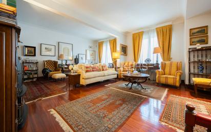 Sala d'estar de Apartament en venda en Bilbao  amb Aire condicionat i Calefacció