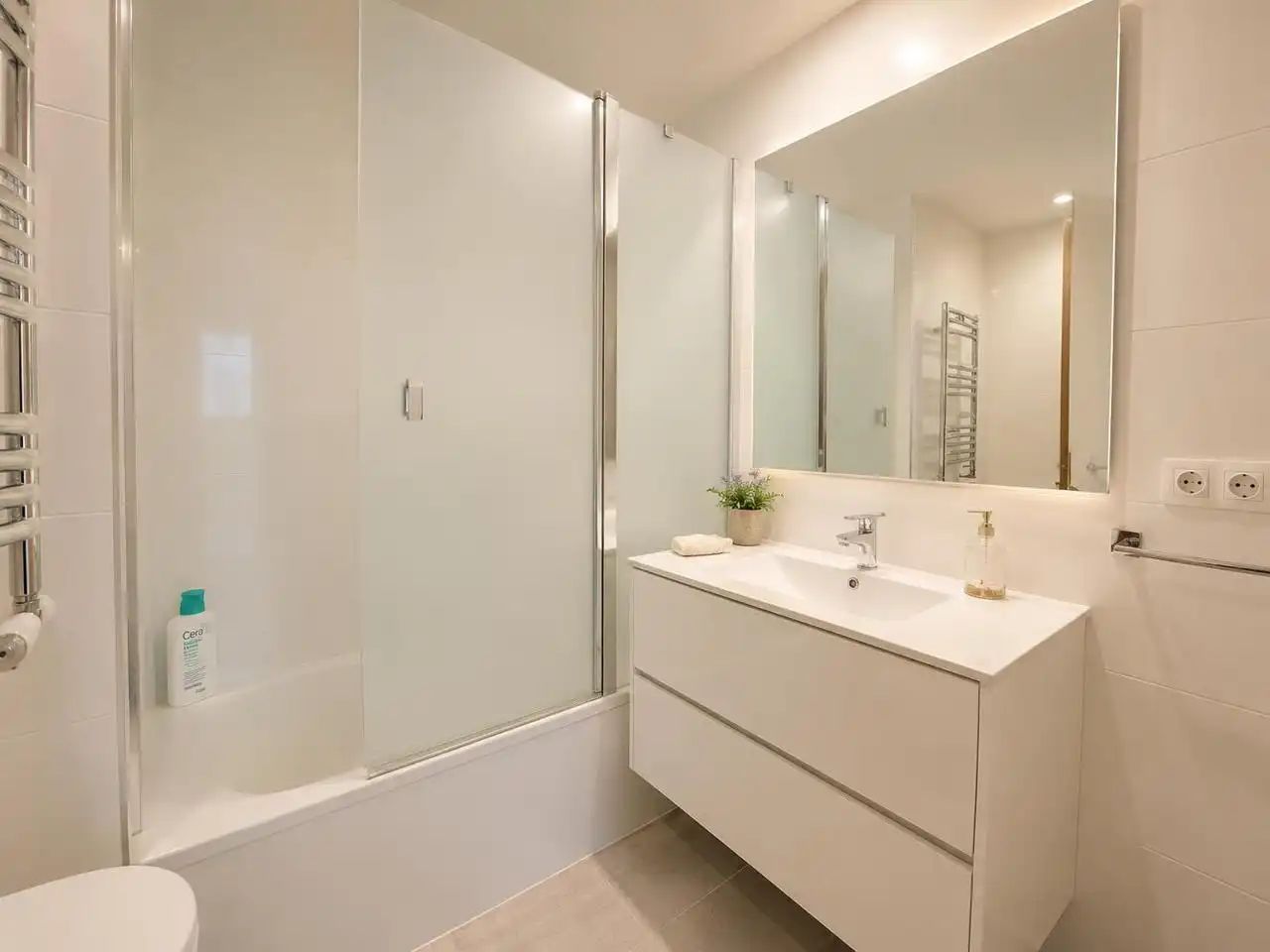 Badezimmer von Wohnung zum Verkauf in  Palma de Mallorca mit Heizung, Terrasse und Balkon