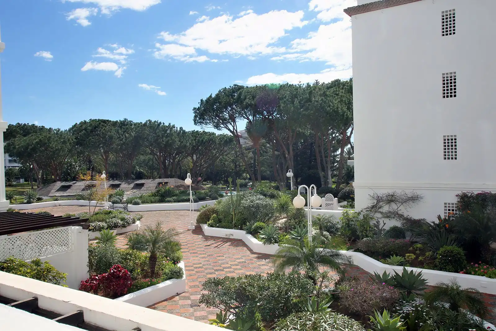 Jardí de Pis de lloguer en Marbella amb Aire condicionat, Terrassa i Moblat
