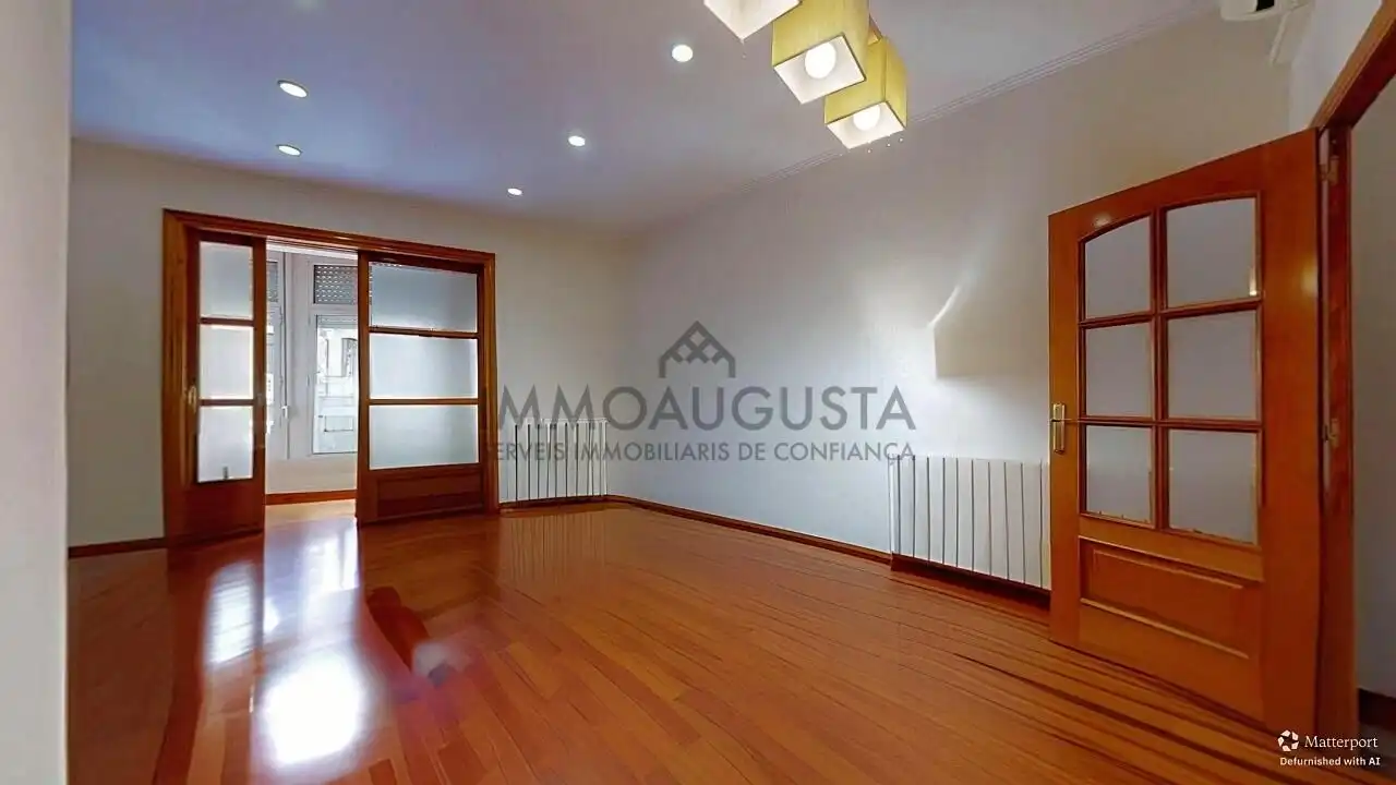 Sala d'estar de Pis en venda en Barcelona amb Aire condicionat, Calefacció i Parquet
