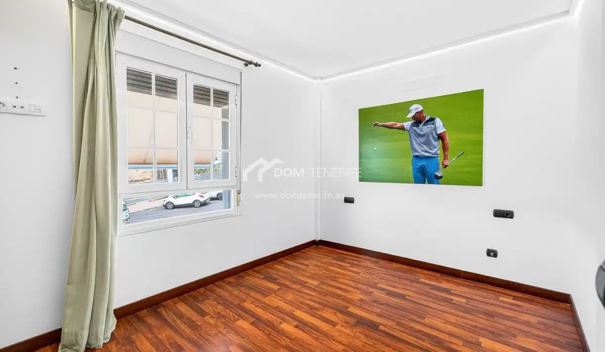 Sala de estar de Casa o chalet en venta en Arona con Terraza, Piscina y Amueblado