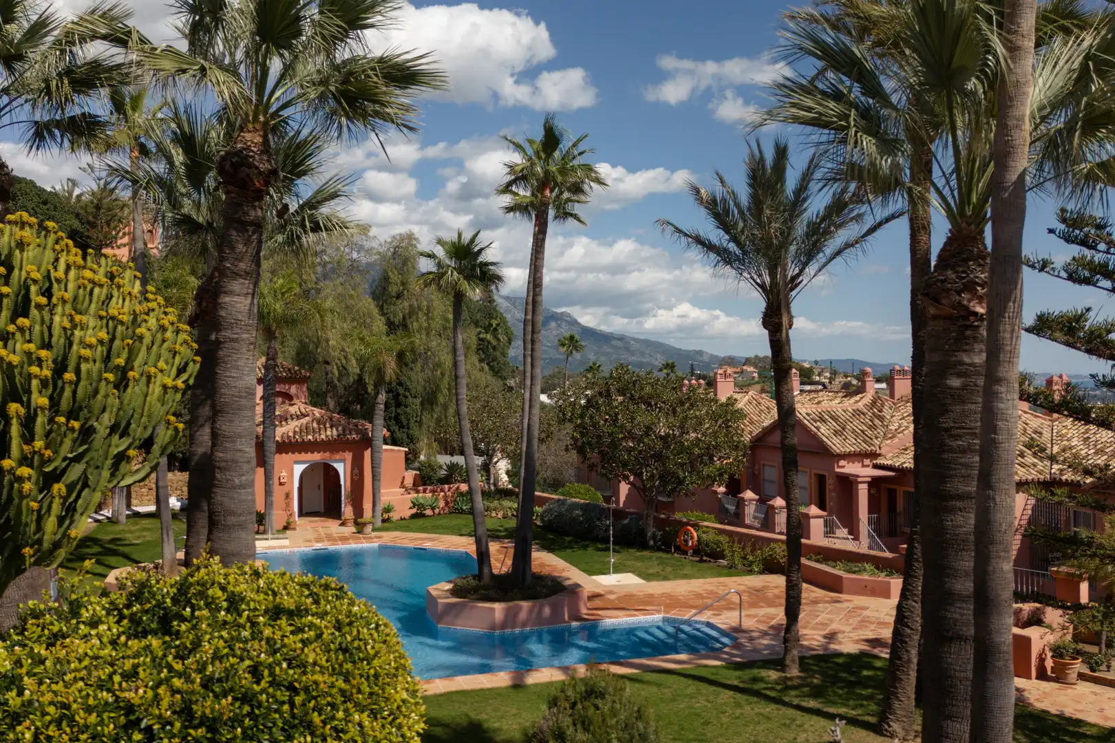 Garten von Maisonette zum Verkauf in Benahavís mit Klimaanlage, Terrasse und Schwimmbad