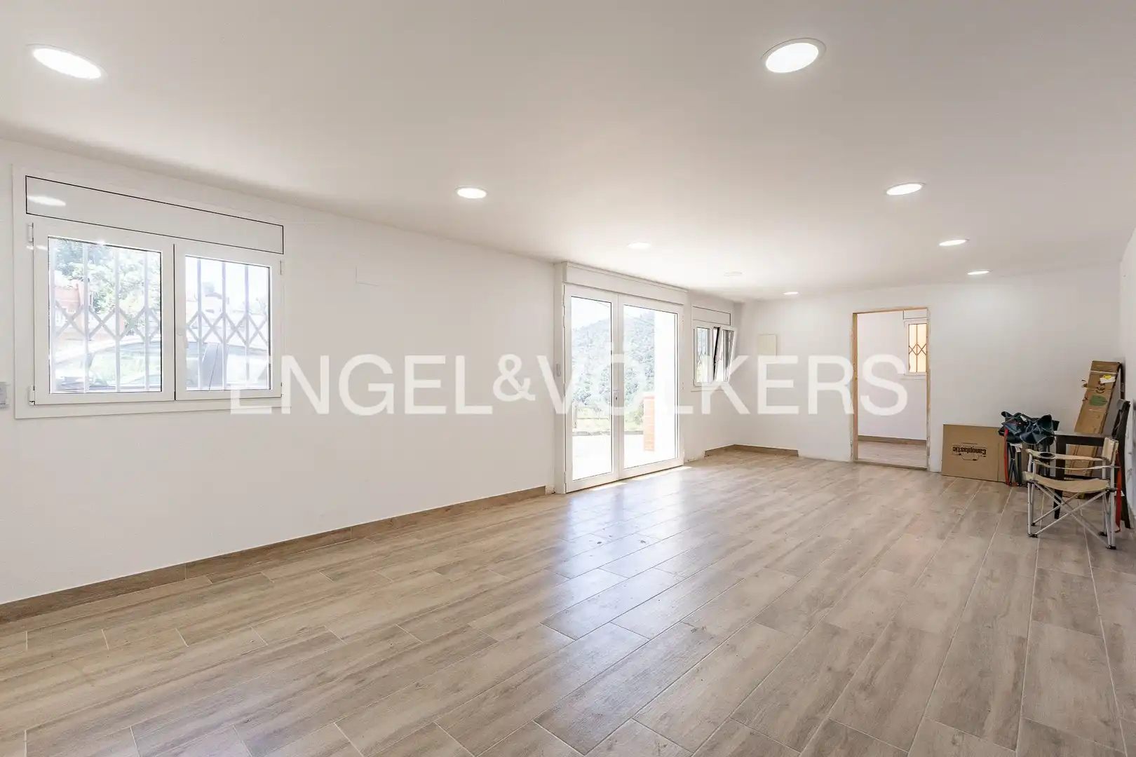 Sala d'estar de Casa o xalet en venda en Sant Cugat del Vallès amb Calefacció i Terrassa