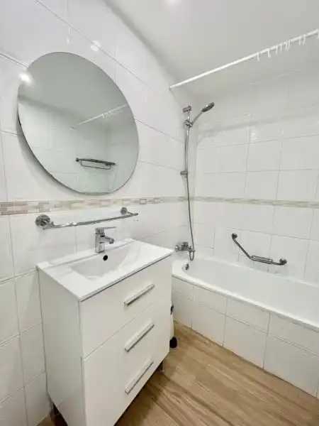 Bathroom of Flat for sale in Mijas  with Air Conditioner, Terrace and Swimming Pool