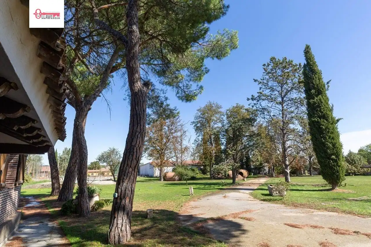 Country homes for sale in Quintana del Puente  with Storage room, Swimming Pool and Furnished