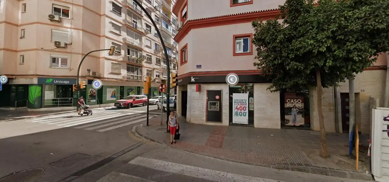Locale commerciale in vendita a Calle Eugenio Gross 20