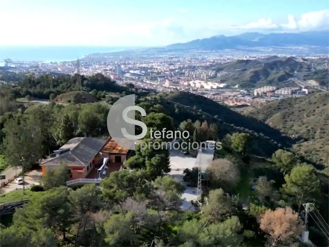 Casa rústica amb jardí en venda a Del Colmenar
