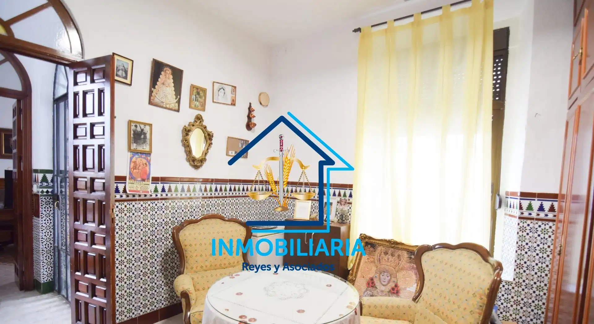 Sala d'estar de Casa o xalet en venda en Córdoba amb Aire condicionat