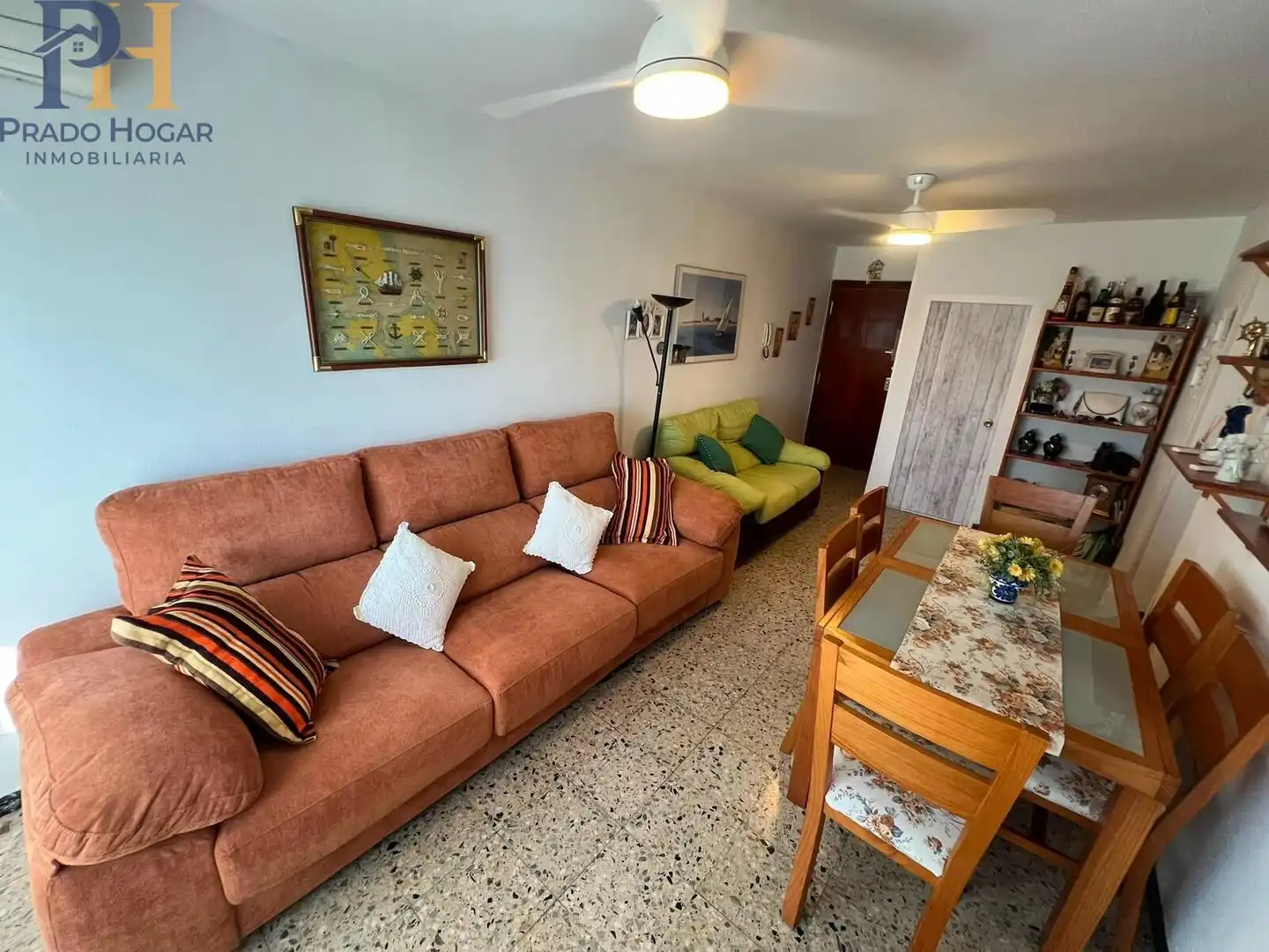Sala de estar de Piso en venta en Cazalegas con Aire acondicionado, Terraza y Amueblado
