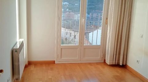 Foto 5 de Piso en venta en Avenida Dionisio Román Zaldo, 40, Pradoluengo, Burgos