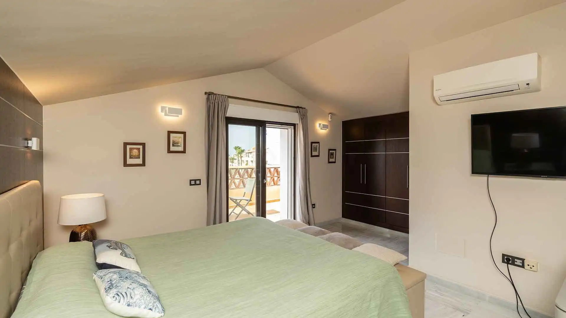Habitación de Casa o chalet de alquiler en Marbella con Aire acondicionado, Jardín privado y Terraza