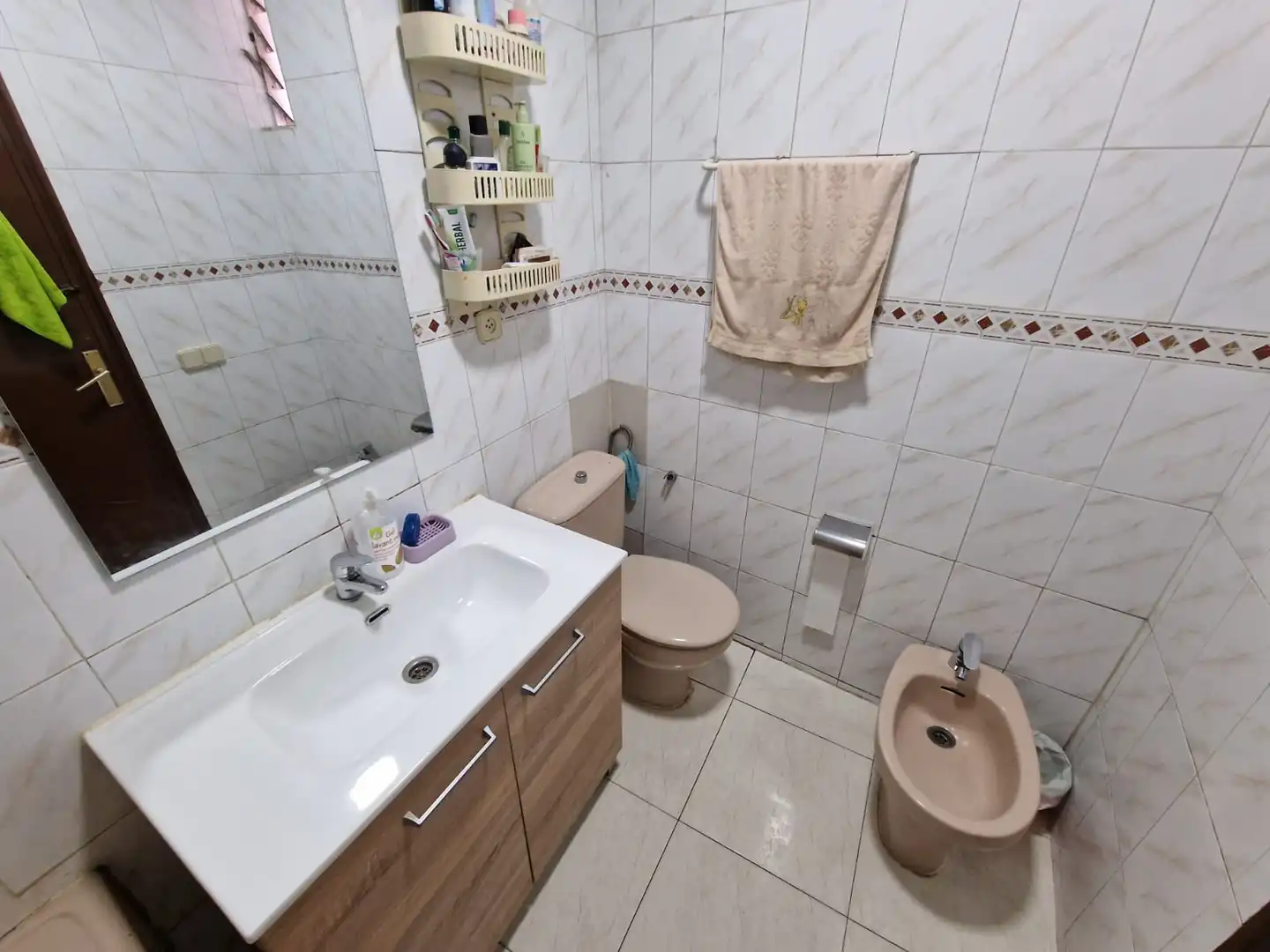 Baño de Piso en venta en Barcelona con Terraza y Balcón