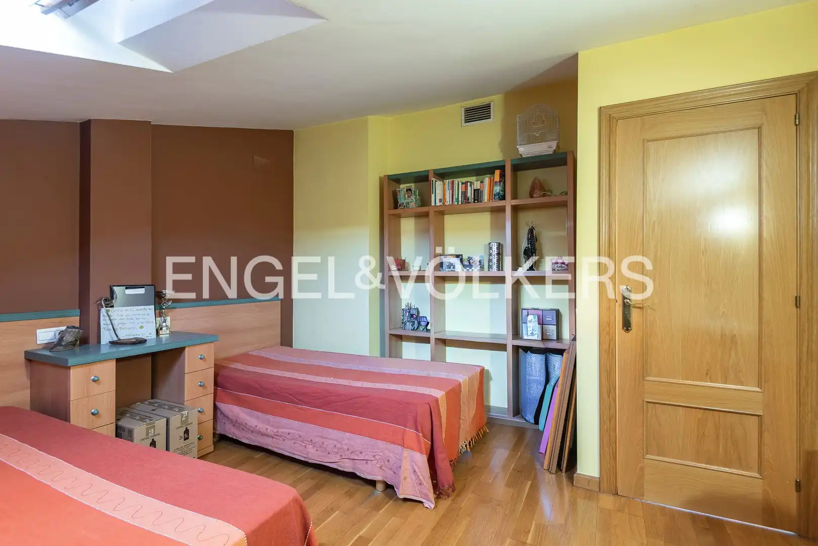 Habitación de Ático en venta en Sant Joan Despí con Aire acondicionado, Calefacción y Parquet