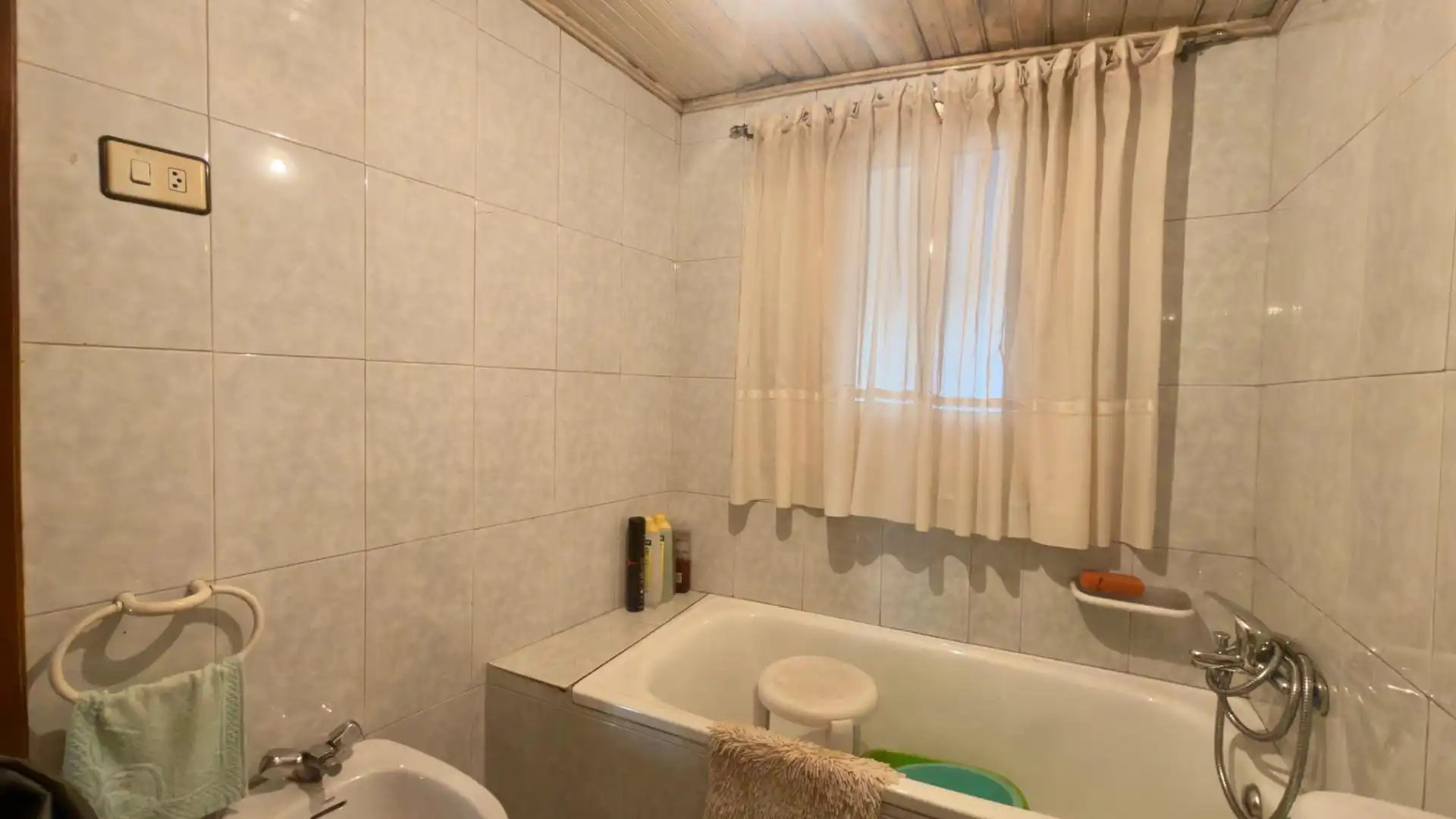 Badezimmer von Haus oder Chalet zum Verkauf in Cartelle mit Möbliert