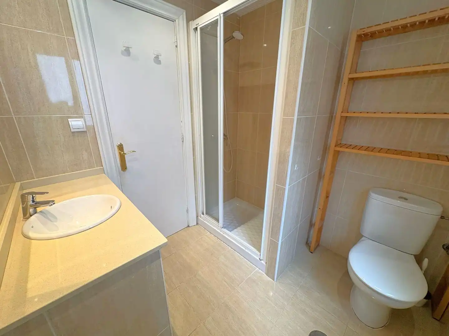 Badezimmer von Wohnung zur Miete in Oviedo  mit Heizung