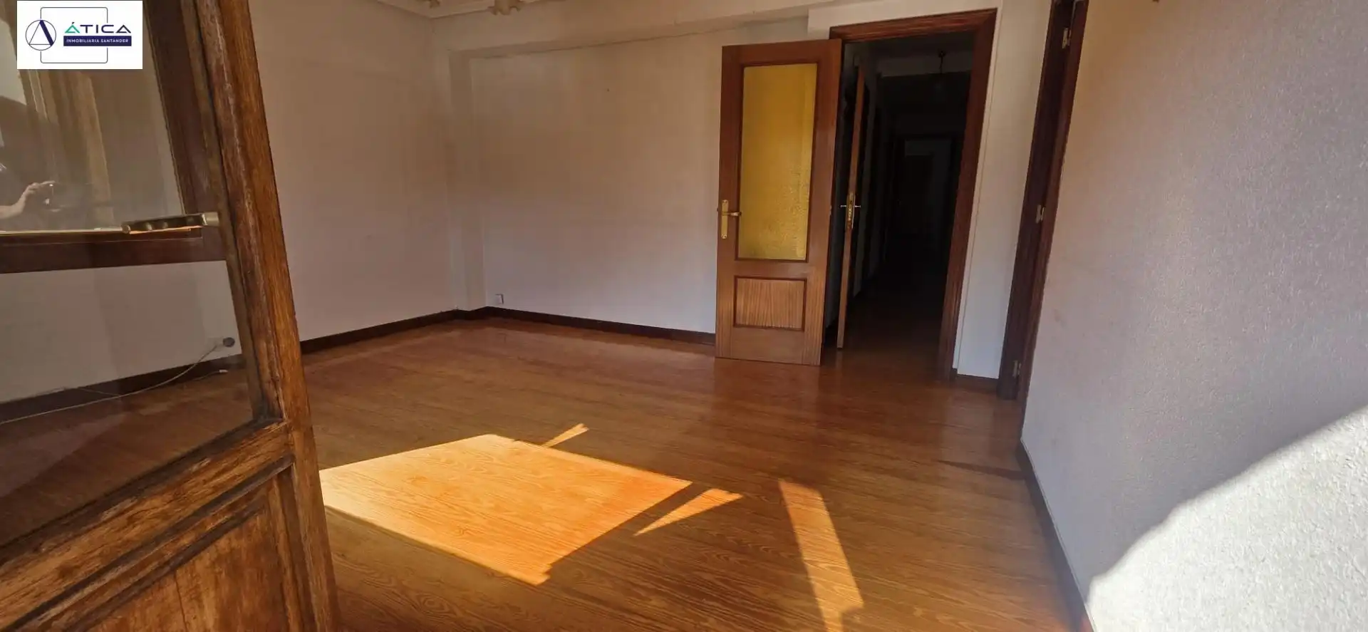 Sala de estar de Casa adosada en venta en Bárcena de Cicero con Jardín privado, Amueblado y Balcón