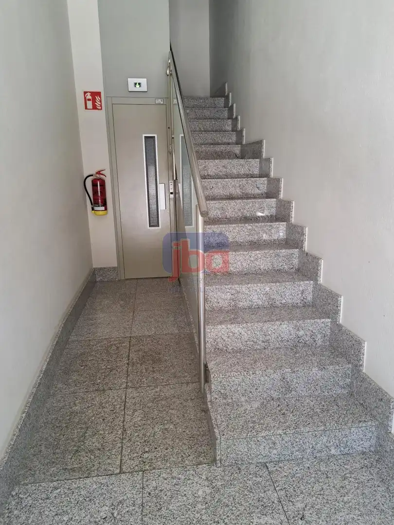 Pis en venda en Ourense Capital  amb Calefacció, Parquet i Terrassa