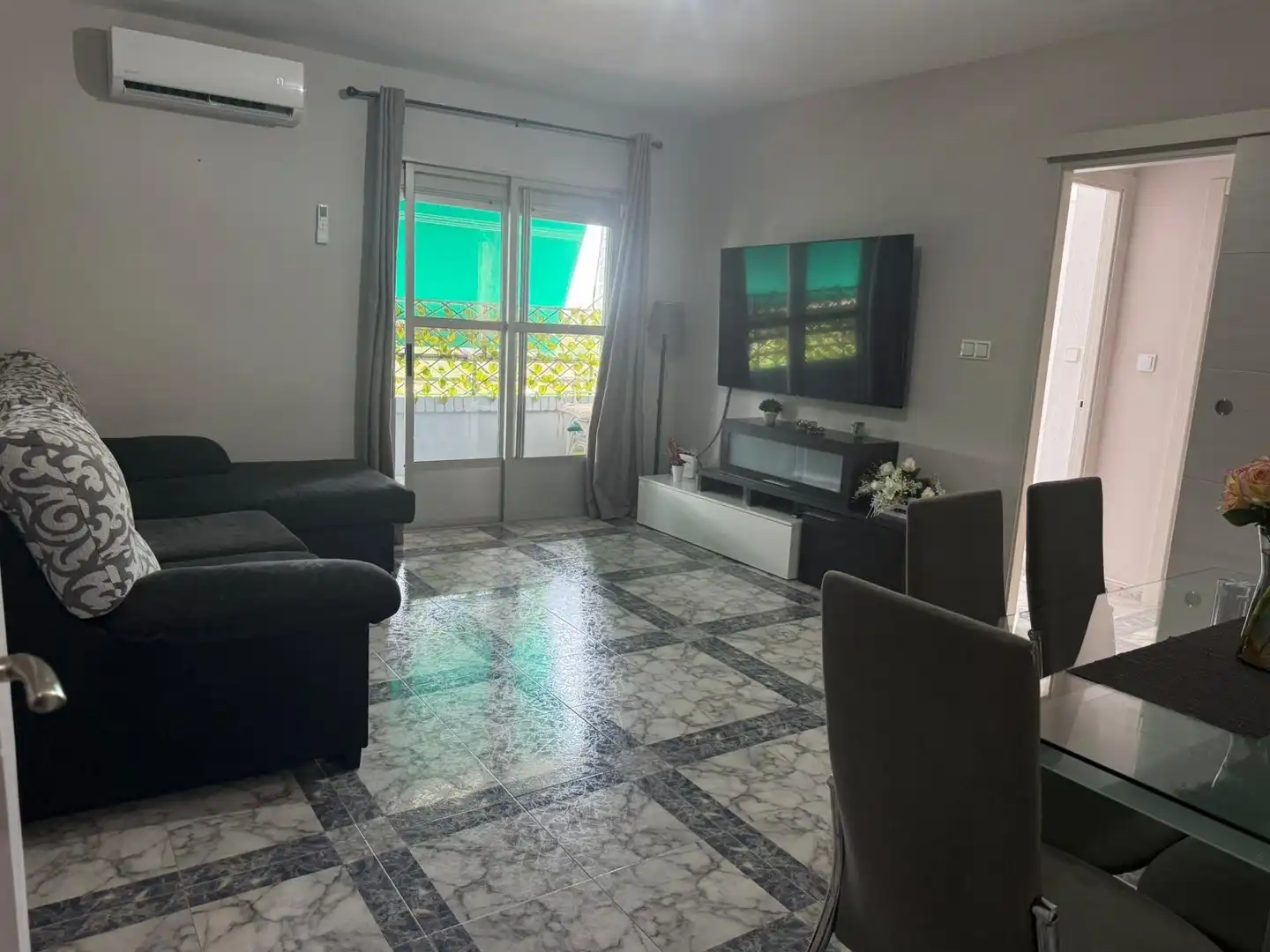 Flat with terrace for sale in Calle Calle Tirso de Molina