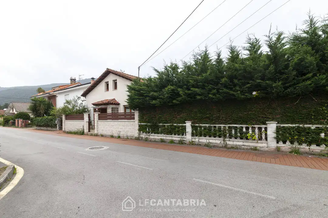 Vista exterior de Casa o xalet en venda en Puente Viesgo amb Calefacció