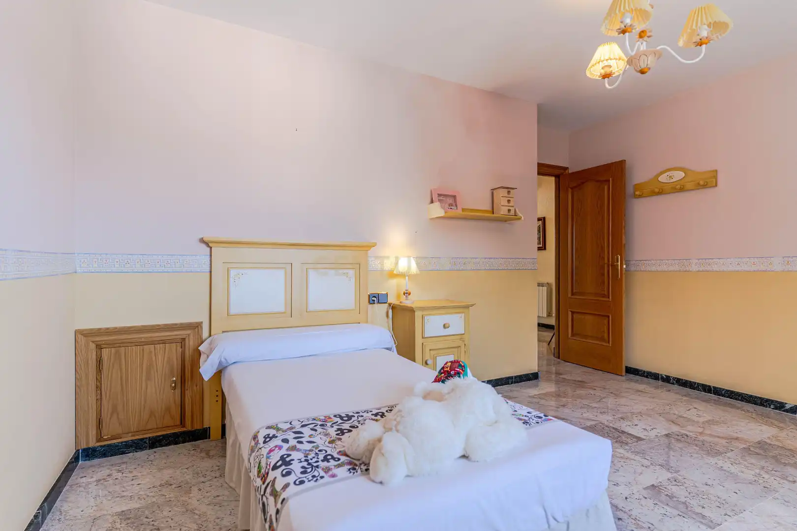 Dormitori de Casa o xalet en venda en Alfacar amb Jardí privat i Piscina