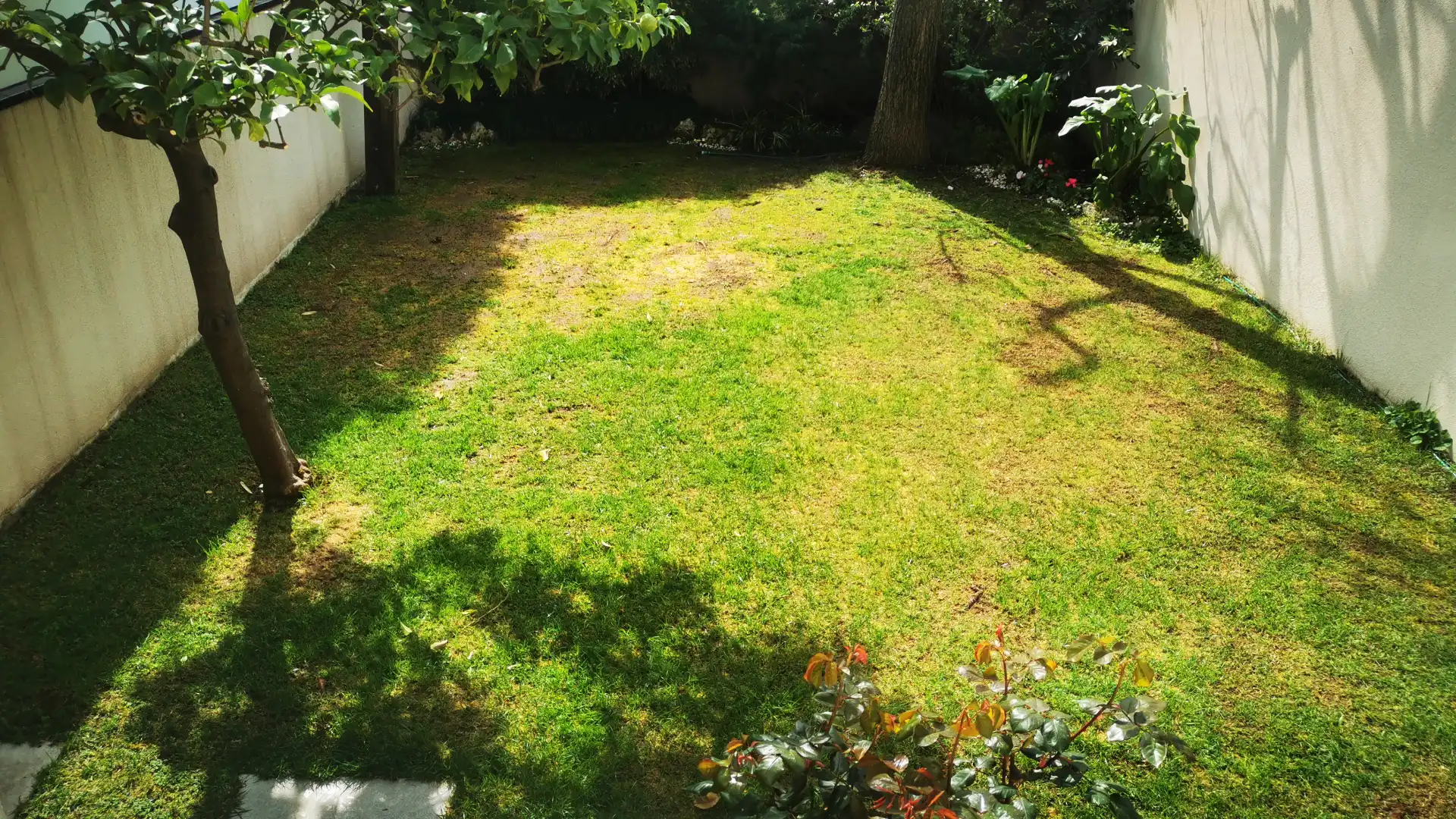 Jardí de Casa adosada en venda en Sabadell amb Aire condicionat, Calefacció i Jardí privat