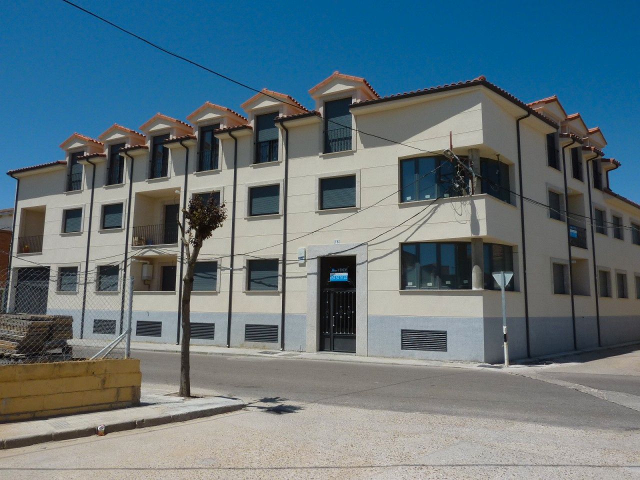 Vista exterior de Pis en venda en Villaralbo amb Calefacció, Terrassa i Traster