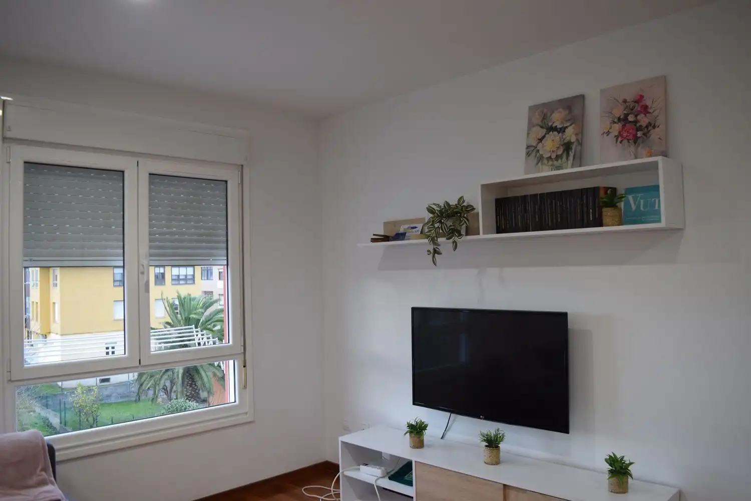 Living room of Flat for sale in El Franco 