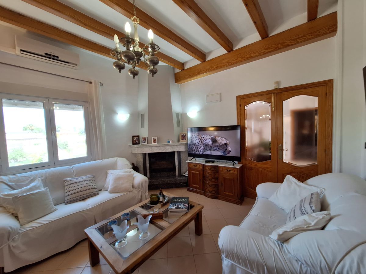 Living room of Country house for sale in Oliva  with Air Conditioner, Heating and Private garden