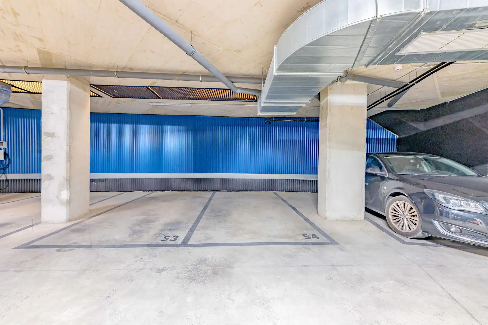 Parking de Piso en venta en Valencia con Trastero, Piscina y Balcón