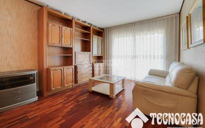 Living room of Flat for sale in  Barcelona Capital  with Heating, Parquet flooring and Balcony