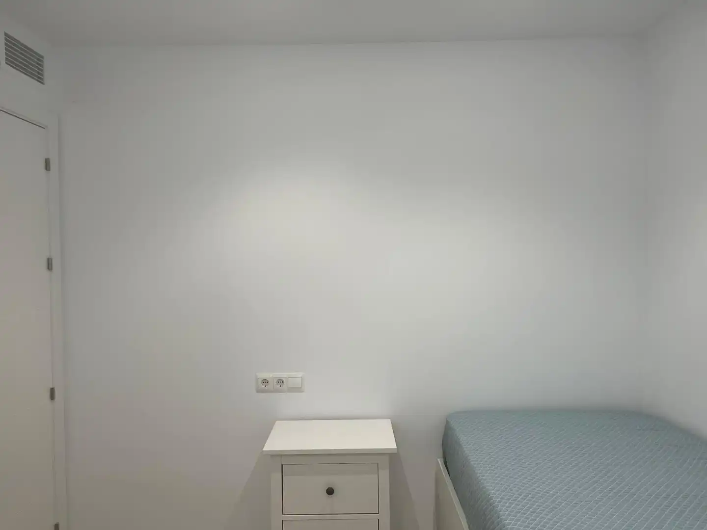 Habitación de Piso de alquiler en Vélez-Málaga con Aire acondicionado